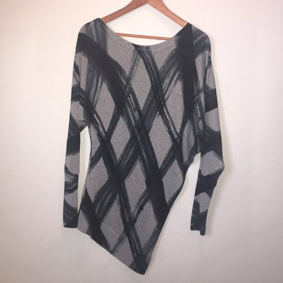 Le Chateau Asymmetrical Tunic Sweater - Picture 1 of 10